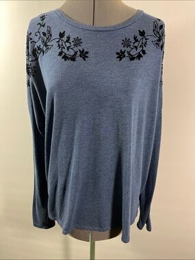 Olivia Sky Blue Floral-Accent Women’s Long-Sleeve Top Size XL Relaxed Fit